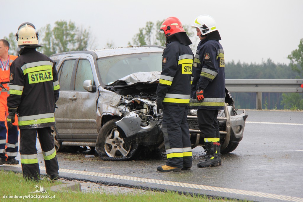 Kolizja na autostradzie z udziałem Hondy