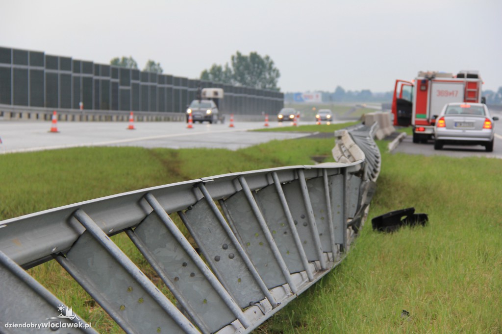 Kolizja na autostradzie z udziałem Hondy