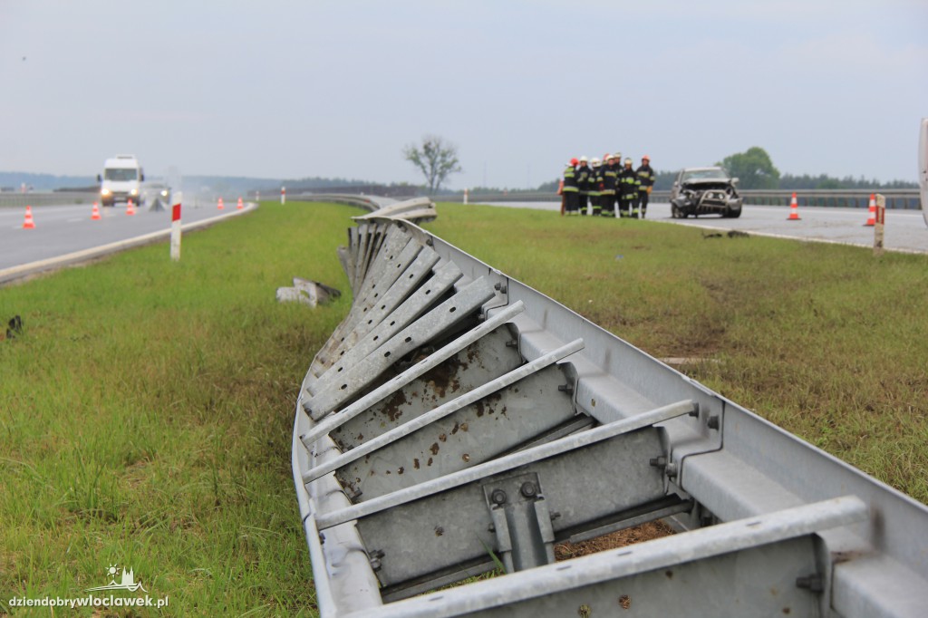 Kolizja na autostradzie z udziałem Hondy