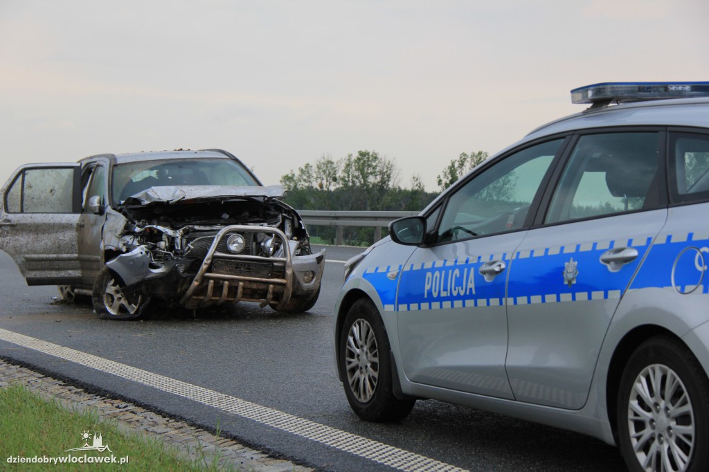 Kolizja na autostradzie z udziałem Hondy
