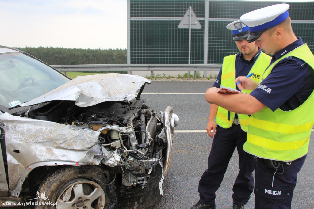 Kolizja na autostradzie z udziałem Hondy