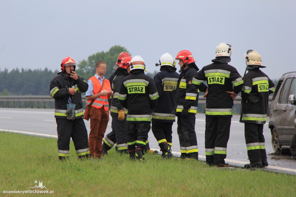 Kolizja na autostradzie z udziałem Hondy