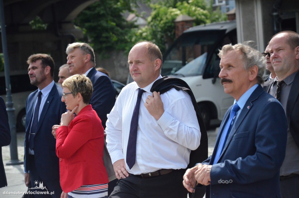 Mural na bulwarach odsłonięty