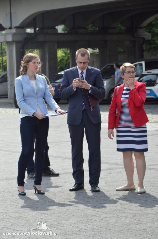 Mural na bulwarach odsłonięty