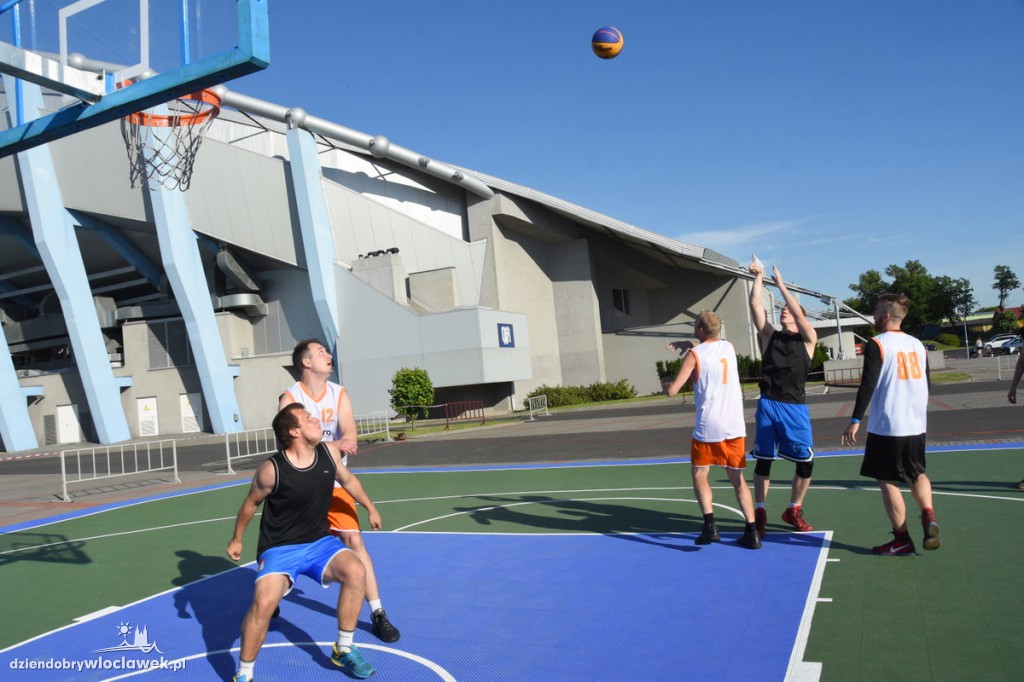  Turniej koszykówki 3x3 Basket Nocą