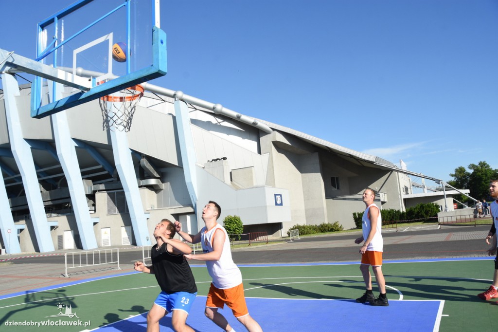  Turniej koszykówki 3x3 Basket Nocą