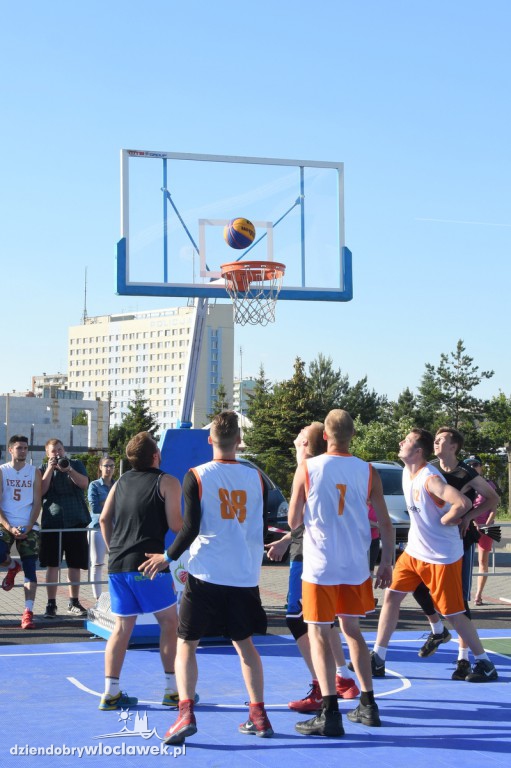  Turniej koszykówki 3x3 Basket Nocą