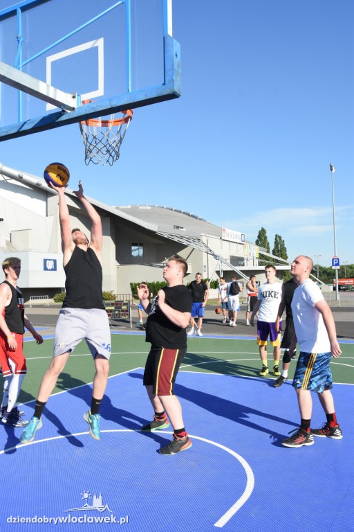  Turniej koszykówki 3x3 Basket Nocą