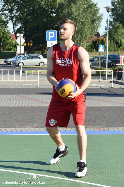  Turniej koszykówki 3x3 Basket Nocą