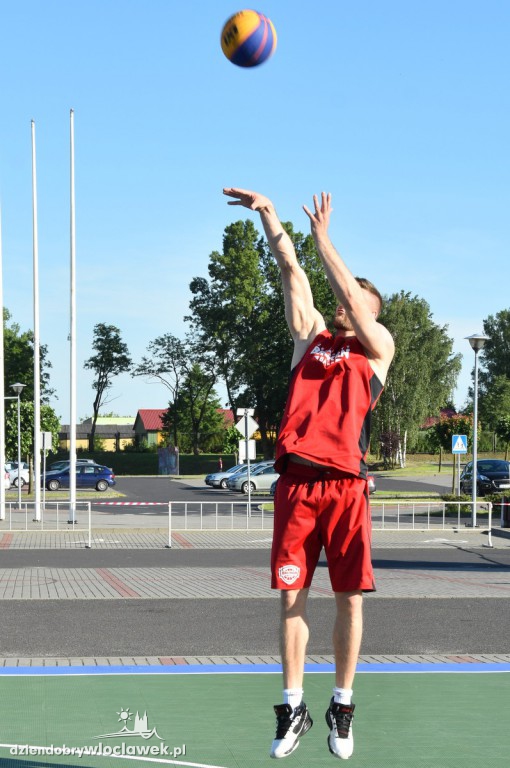  Turniej koszykówki 3x3 Basket Nocą
