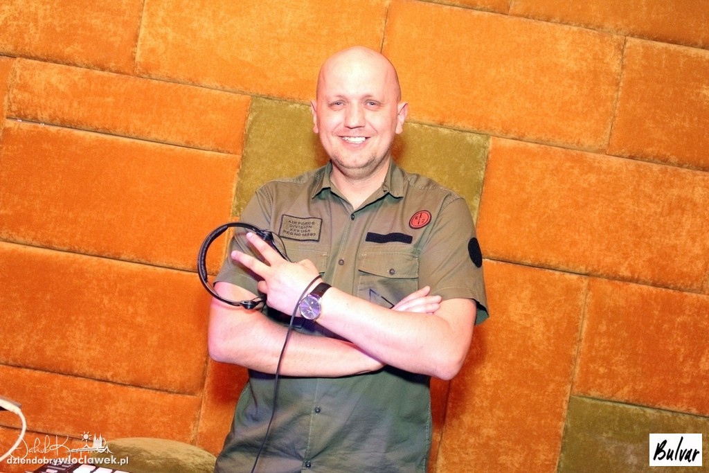 Gorąca noc w klubie Million