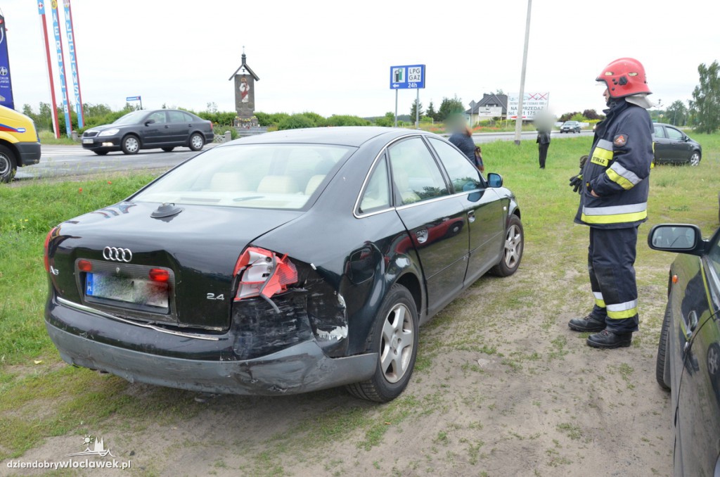 Zderzenie z udziałem 3 aut