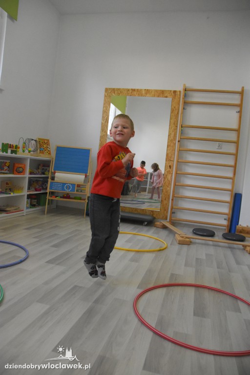 Synapsik uczy dzieci poznawać świat zmysłami