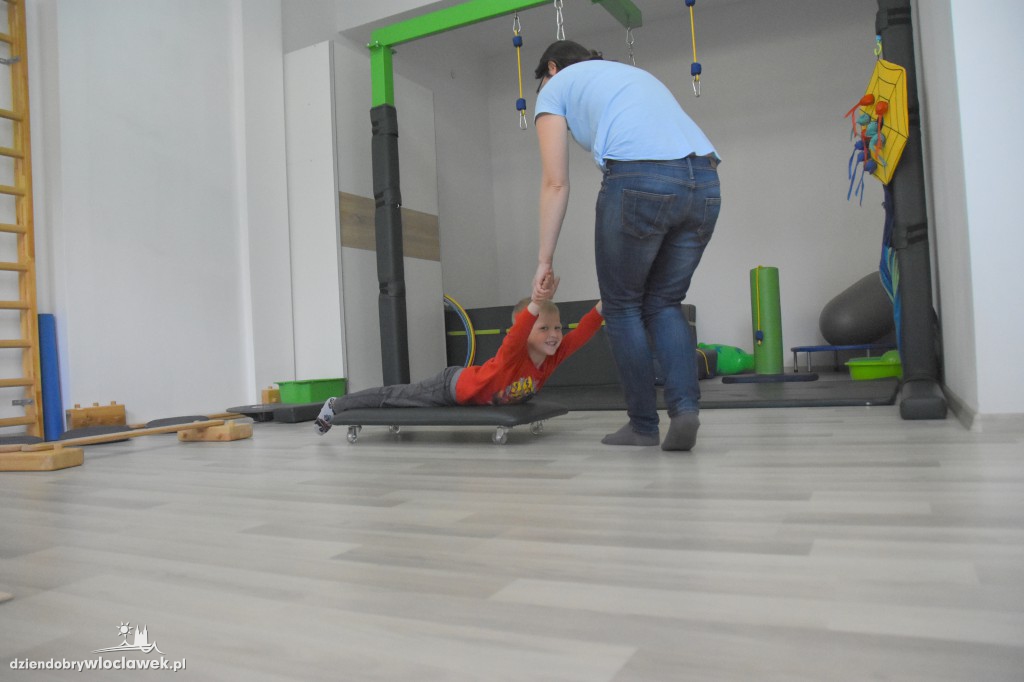 Synapsik uczy dzieci poznawać świat zmysłami