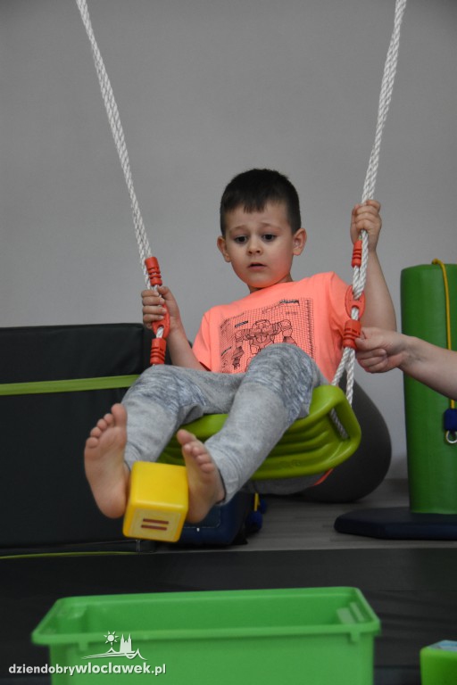 Synapsik uczy dzieci poznawać świat zmysłami