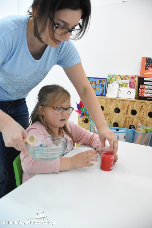 Synapsik uczy dzieci poznawać świat zmysłami