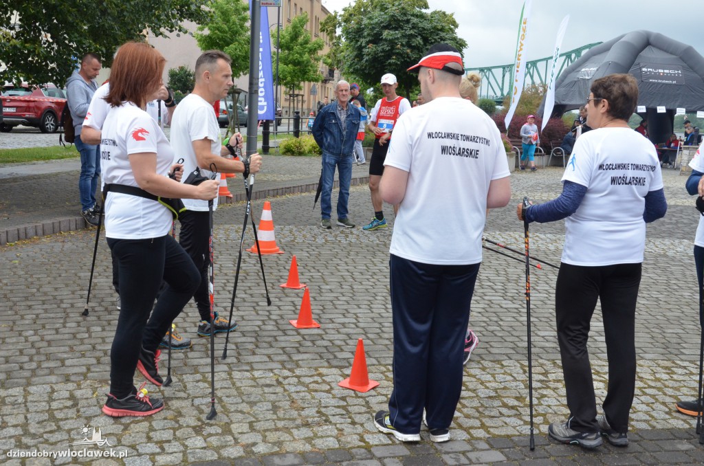 Marsz Malucha i bieg nordic walking