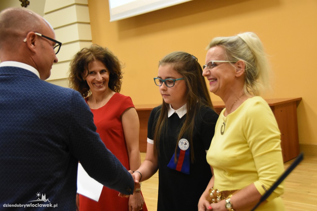 Stypendia dla uzdolnionych uczniów