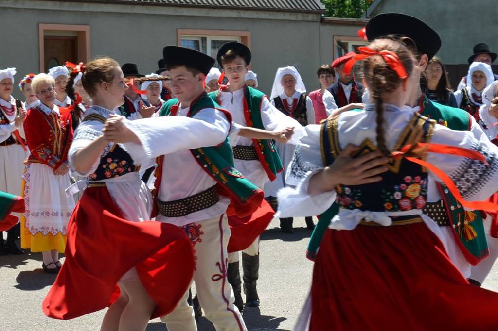 Festiwalu Zespołów Pieśni i Tańca