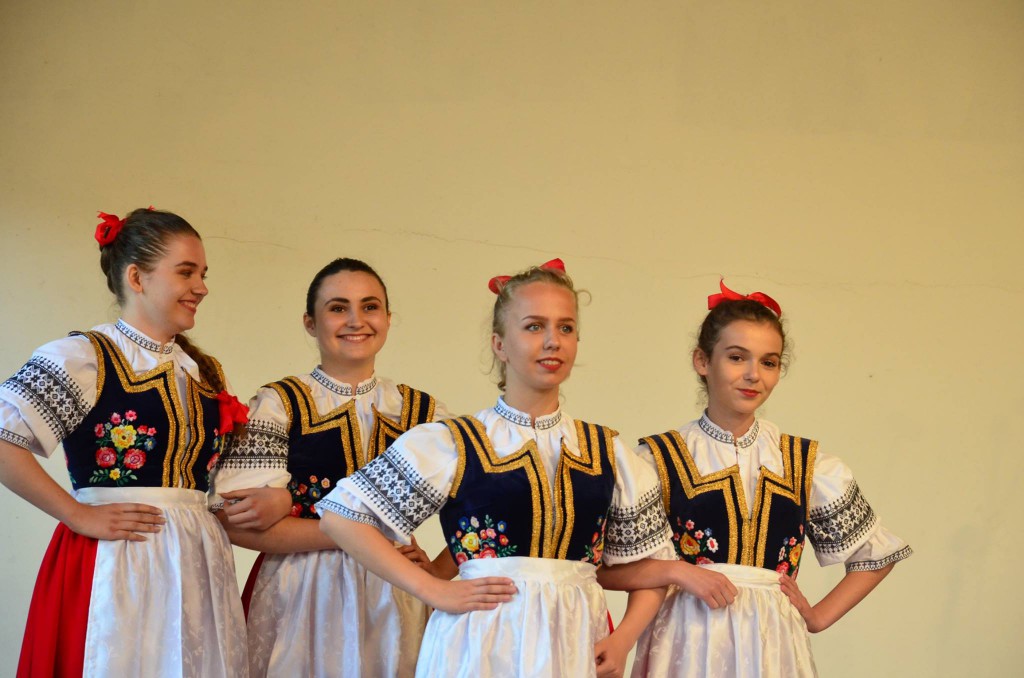 Festiwalu Zespołów Pieśni i Tańca