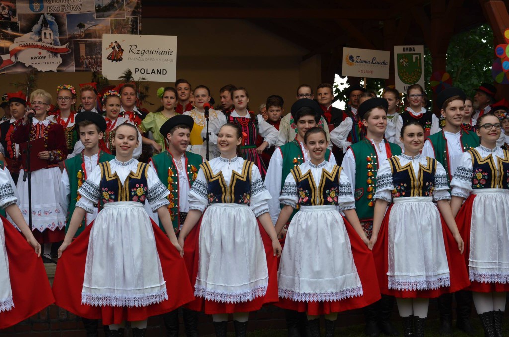 Festiwalu Zespołów Pieśni i Tańca