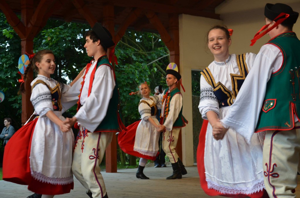 Festiwalu Zespołów Pieśni i Tańca