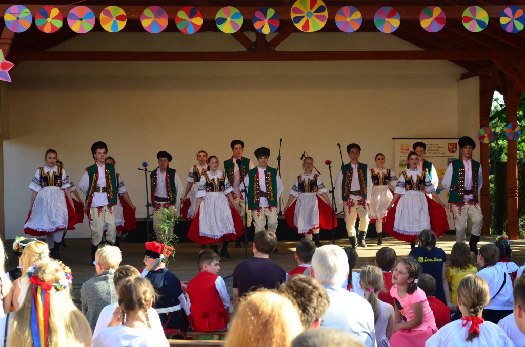 Festiwalu Zespołów Pieśni i Tańca