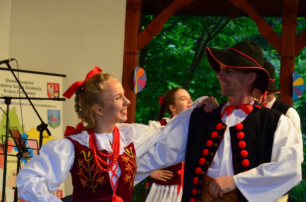 Festiwalu Zespołów Pieśni i Tańca