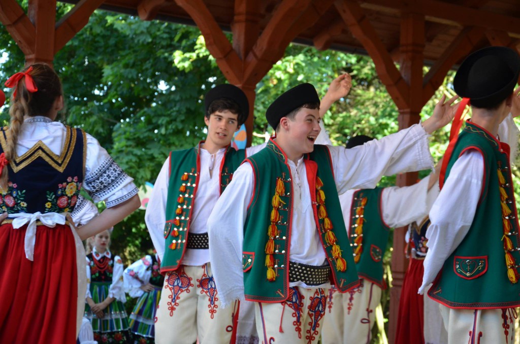 Festiwalu Zespołów Pieśni i Tańca