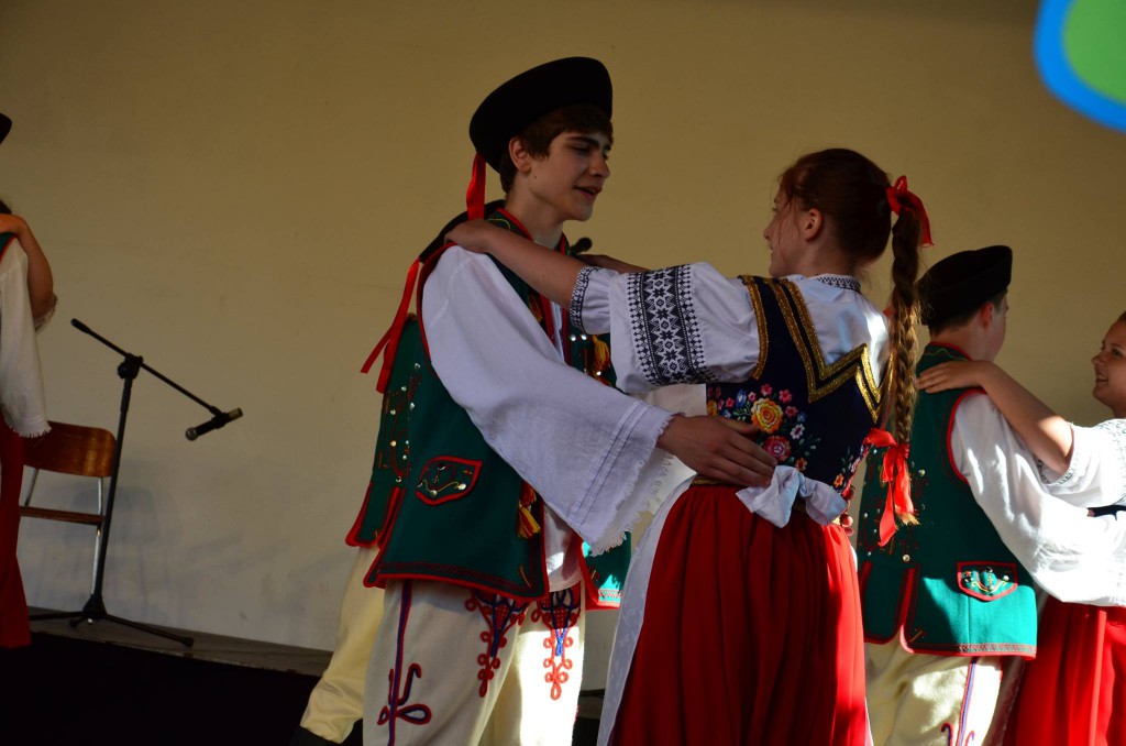 Festiwalu Zespołów Pieśni i Tańca