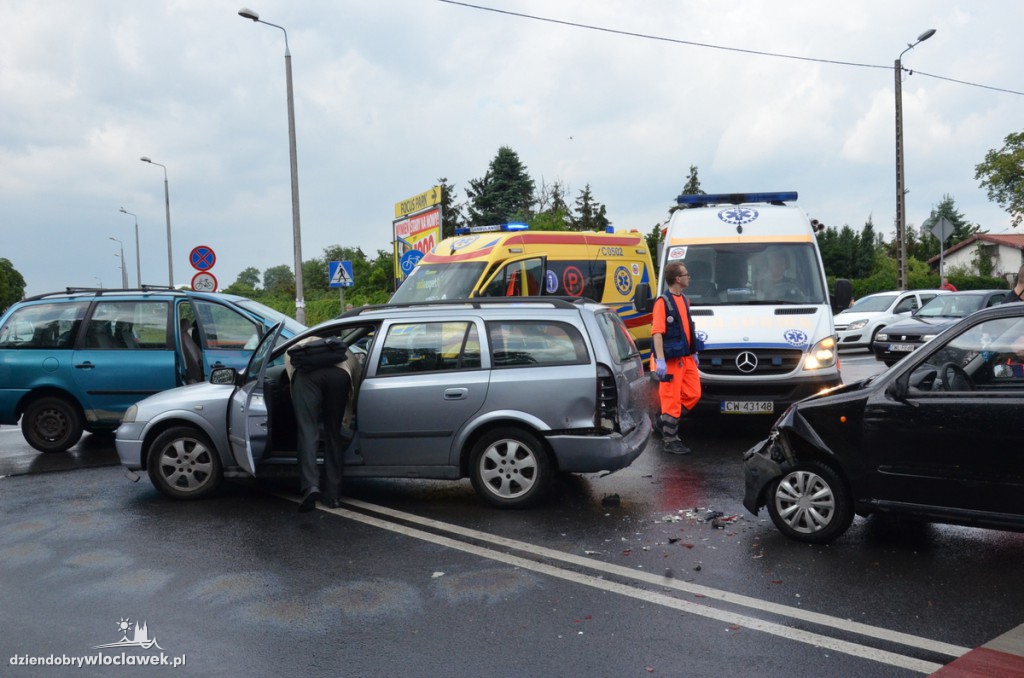 Kolizja 3 aut na Południu