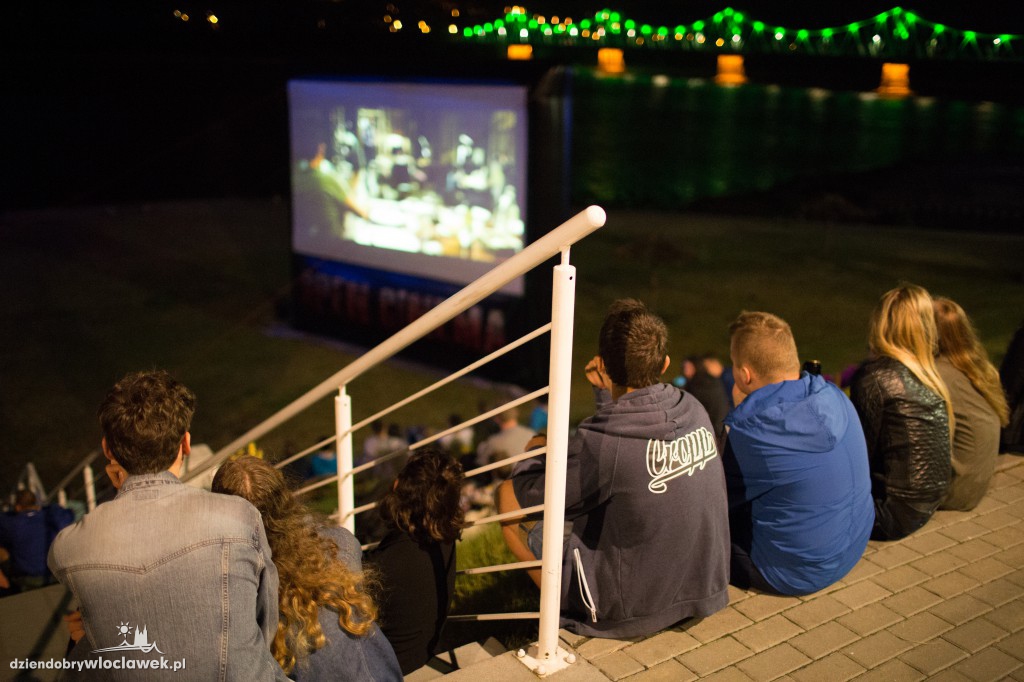  Kino plenerowe na Przystani