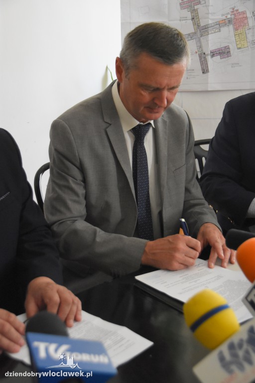 Trzy budynki szpitala będą przebudowane