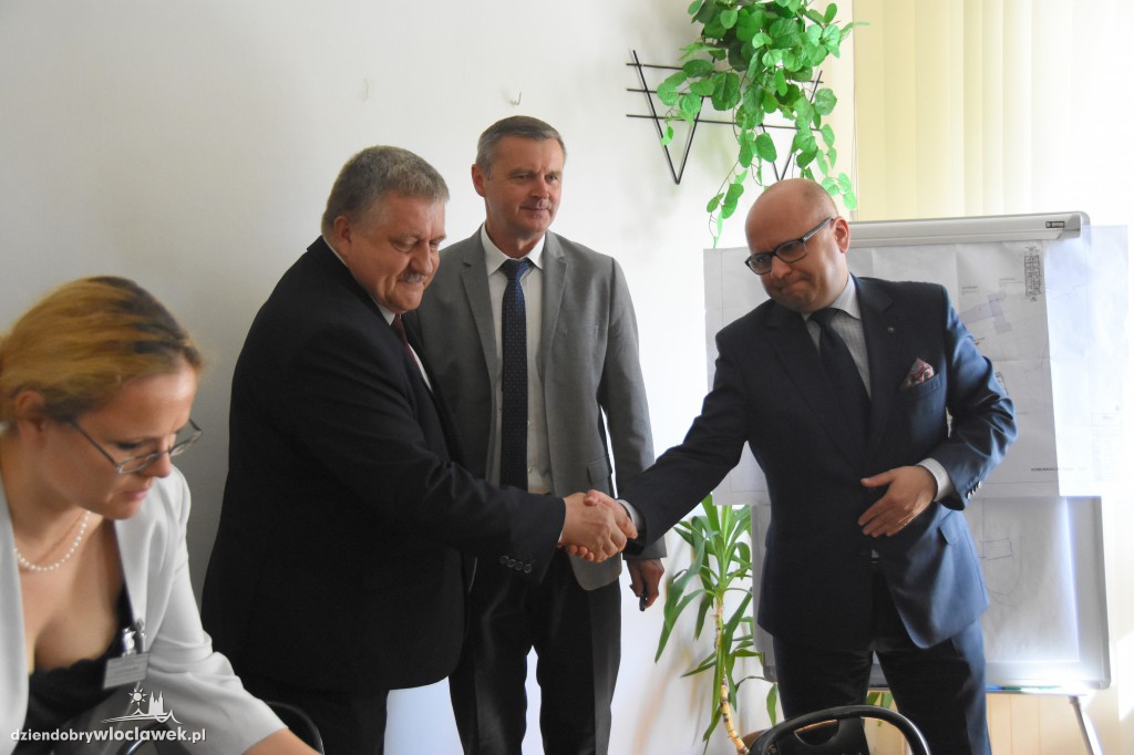 Trzy budynki szpitala będą przebudowane