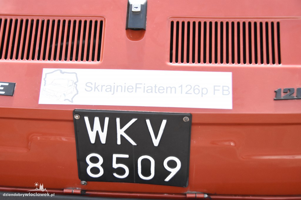 Jadą dookoła Polski Fiatem 126 p