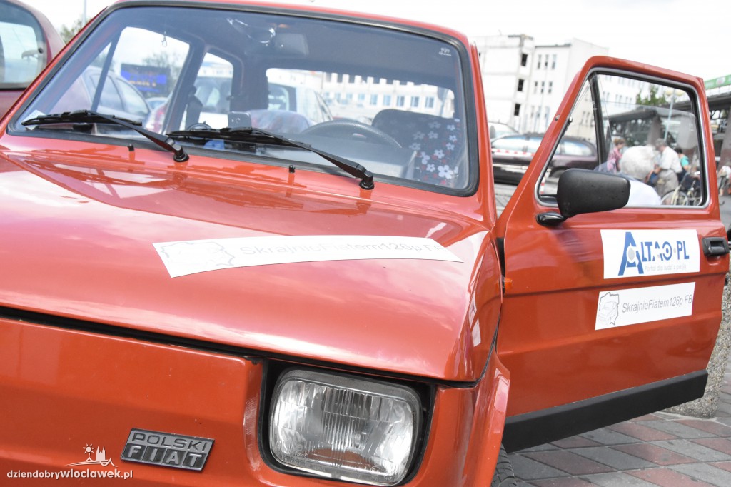 Jadą dookoła Polski Fiatem 126 p