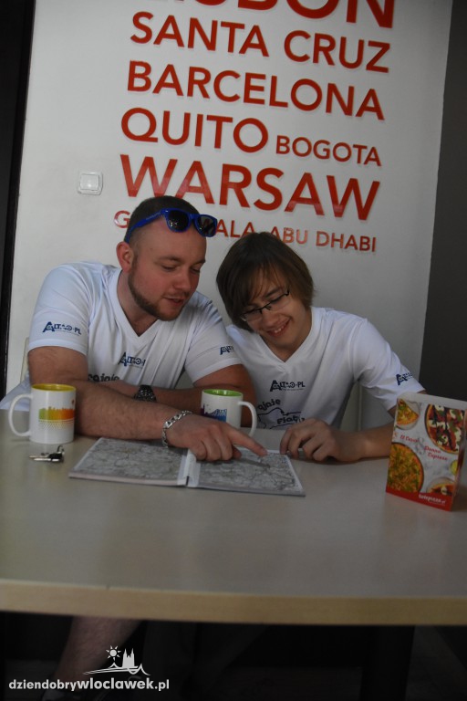 Jadą dookoła Polski Fiatem 126 p