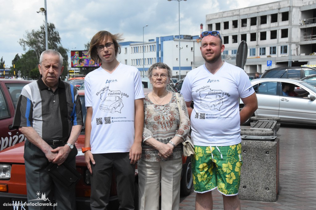 Jadą dookoła Polski Fiatem 126 p