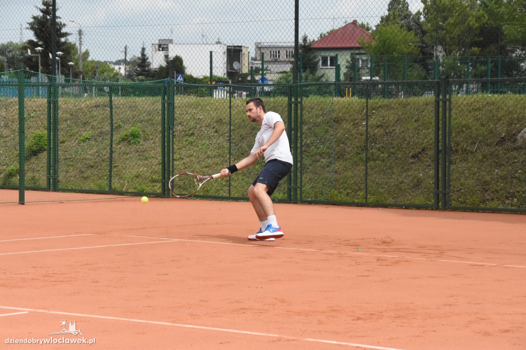Deblowy turniej tenisa na kortach OSiR