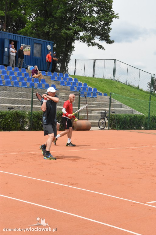 Deblowy turniej tenisa na kortach OSiR