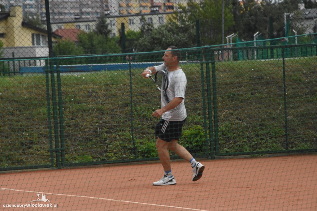 Deblowy turniej tenisa na kortach OSiR