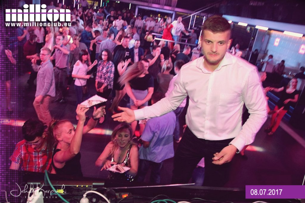 Sobotnia noc w klubie Million przy Ogniowej