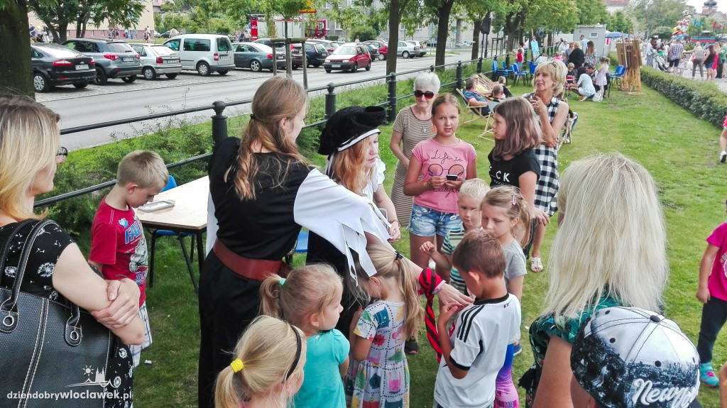 Piracka Przystań na bulwarach