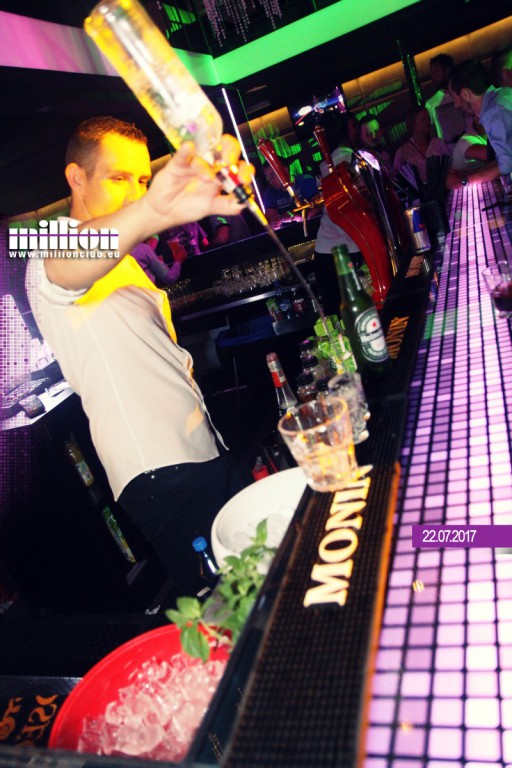 Sobotnia noc w klubie Million przy Ogniowej