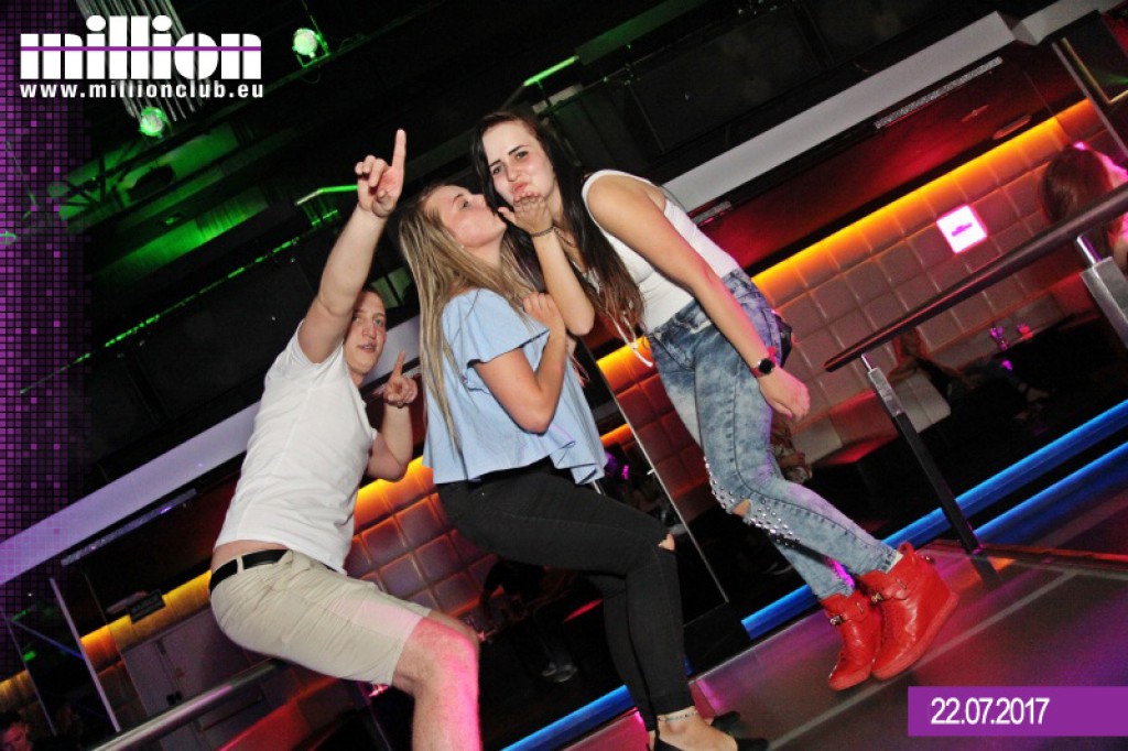Sobotnia noc w klubie Million przy Ogniowej