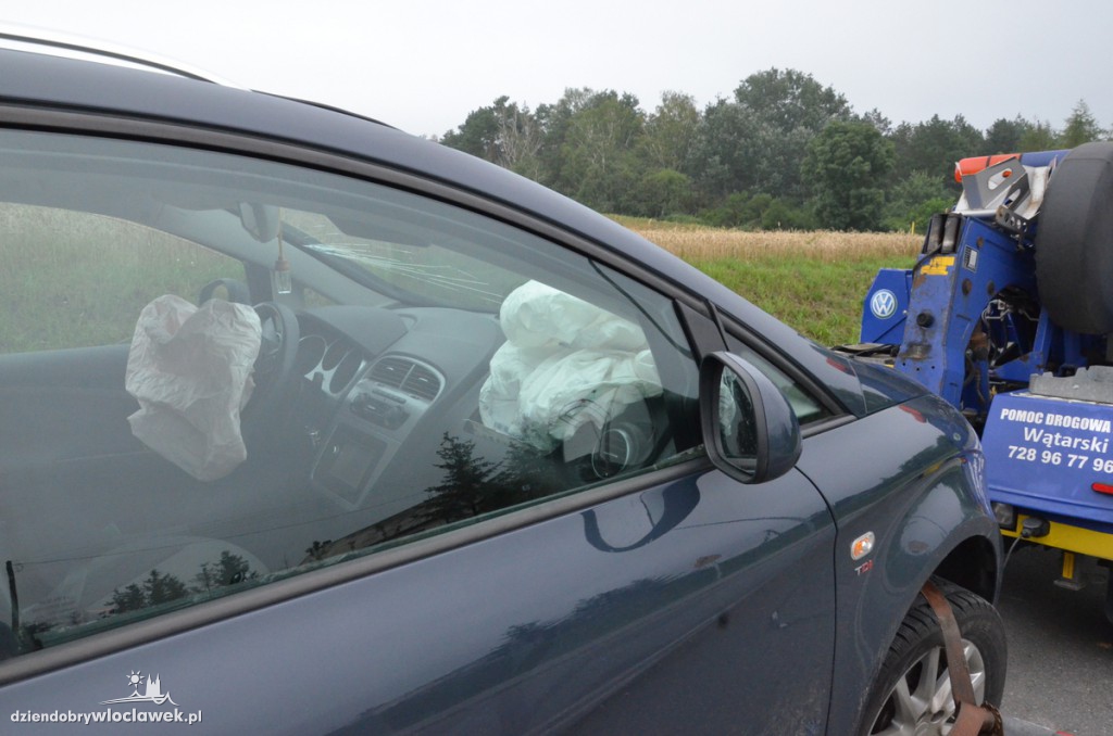 Czołowe zderzenia seata i toyoty