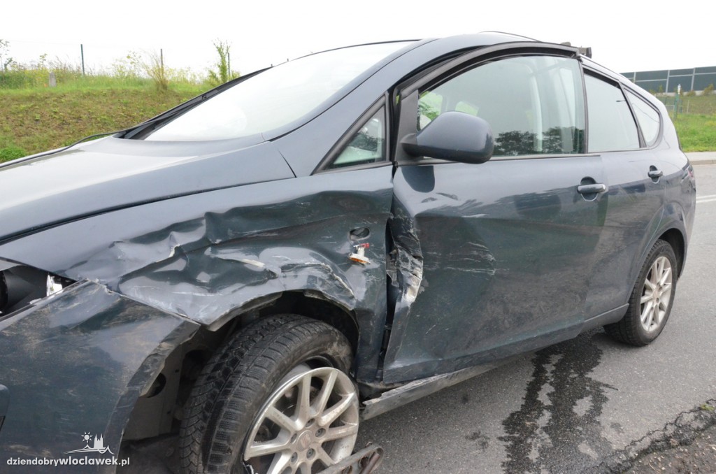 Czołowe zderzenia seata i toyoty