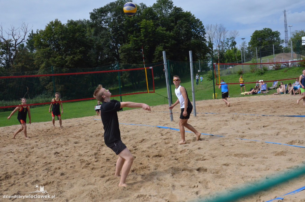 Turniej siatkówki plażowej