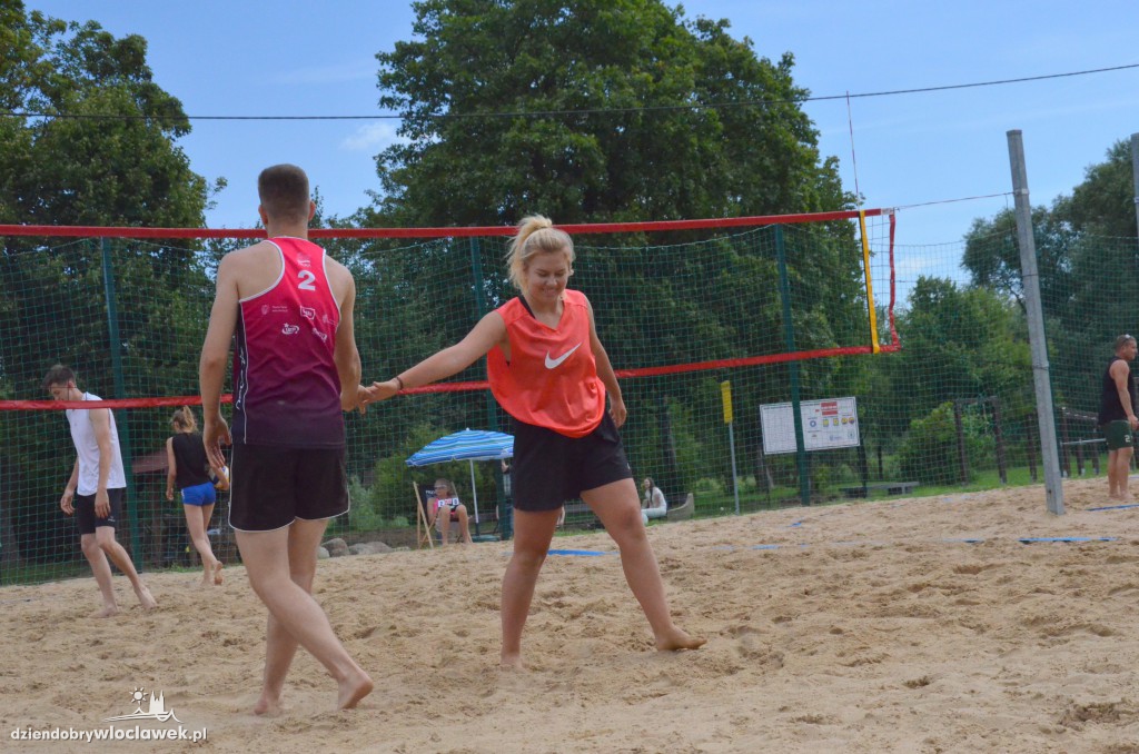 Turniej siatkówki plażowej