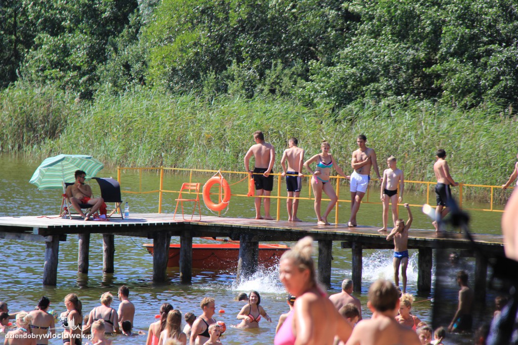 Niedziela na plaży nad jez. Czarnym